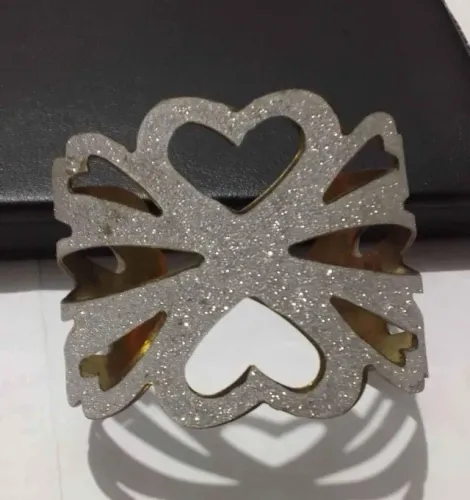 Pulseira brilhosa