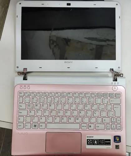 Notebook VAIO Rosa SVE11115EBP