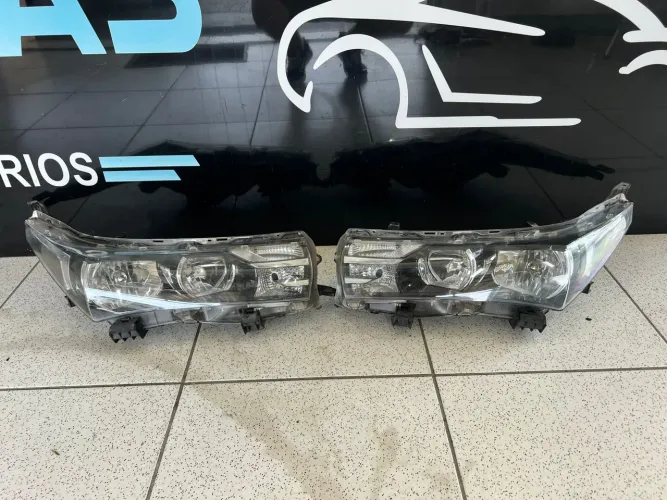 Farol Corolla 2015 a 2017 Par Original 