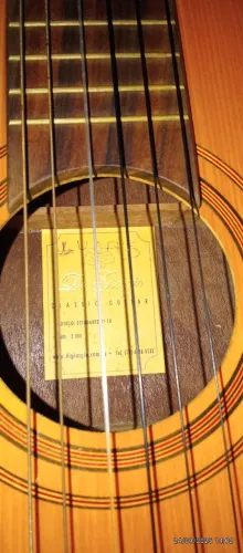 Violão clássico DI Giorgio, estado de novo 
