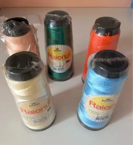 5 cores de Linhas para tricô e crochê Raionyl da Íris