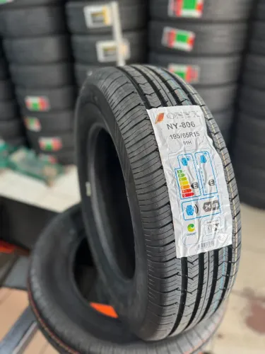 Pneu Onyx 195/65/15 novo