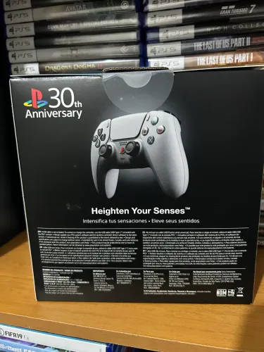Controle ps5 versão 30 anos 