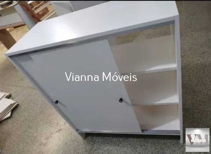 Balcão Vitrine com Portas em MDF Branco