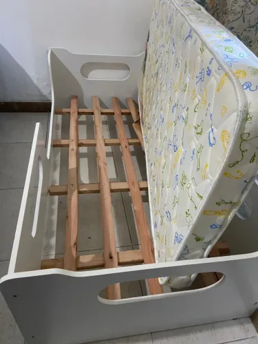 Mini-cama infantil 