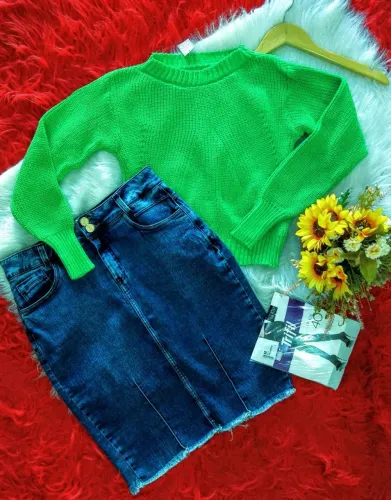 saia molejeans e blusa tricot