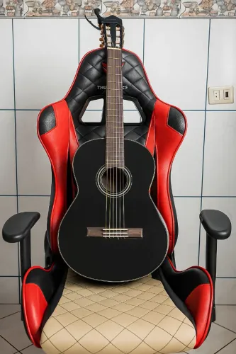 Violão Yamaha C40 - Ótimas condições (Acompanha pestana e capa)