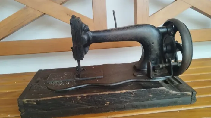 Máquina de costura antiga