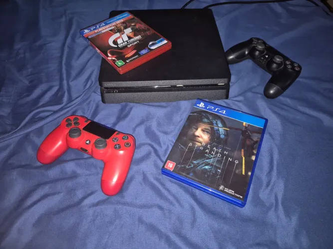 PS4 1 TB em perfeito estado com dois jogos.