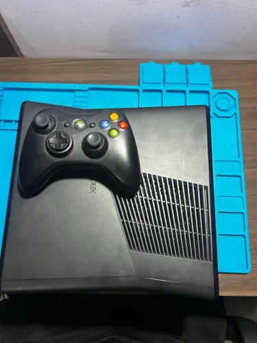 Xbox 360 original + controle original + jogo original + cabos