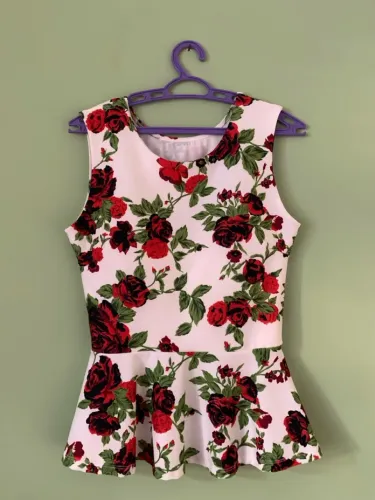 Blusa Floral - veste P e M
