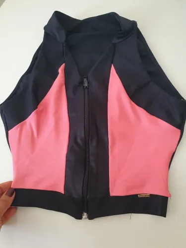 Blusa com zíper frontal-malha - dia a dia e musculação. 
