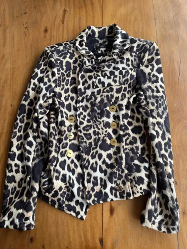 Blazer Novo Thaís Rodrigues animal print