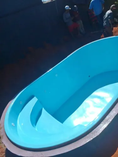 PISCINA DE FIBRA INSTALADA