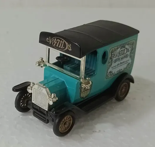 Lledo Days Gone - Ford Model T Van (4711)