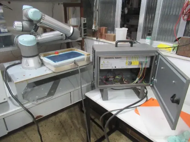 ROBO INDUSTRIAL COLABORATIVO UR5