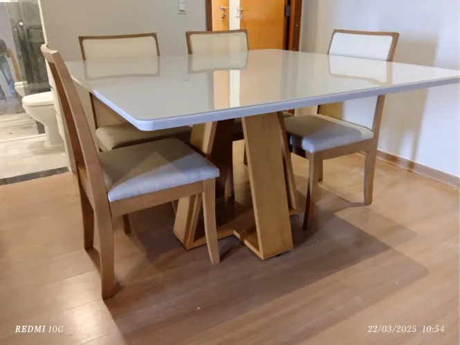 Mesa de Jantar Elegante com 4 Cadeiras madeira