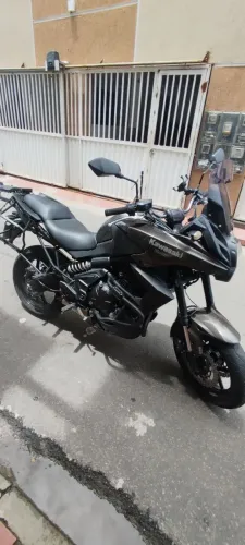 Vendo versys com ABS