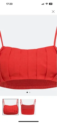 Cropped vermelho com detalhes franzidos