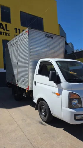 2020 Hyundai HR 2,5 Diesel Longo 4x2 16V 130CV com Baú - REVISADO