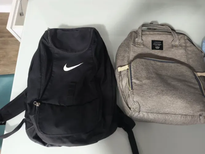 Malas maternidades e mochilas
