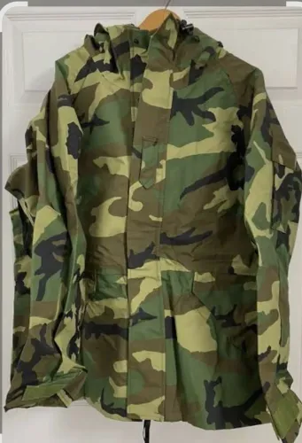 Jaqueta + calça de Goretex Camuflada Woodland  US Army  