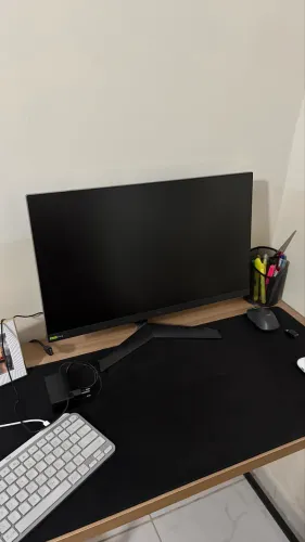 Monitor LG 180hz 24?