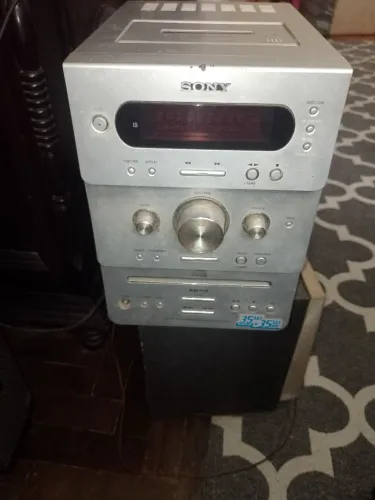 Mini system Sony CMT-GPX6 com defeito