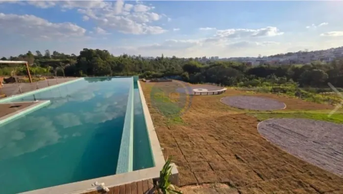 Terreno em Condomínio em Indaiatuba-SP, 340 m² no Loteamento Casa do Lago: Imperdível!