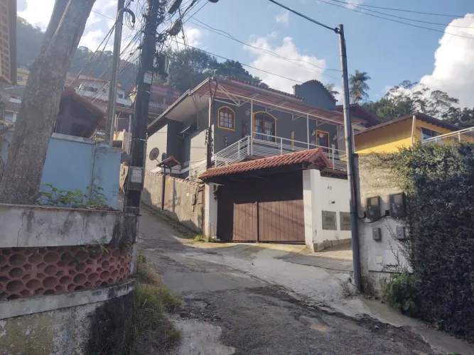 Vendo casa estrada da Saudade