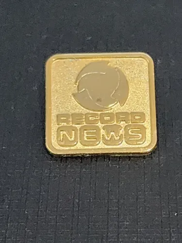 Pin dourado vintage de empresa Record News