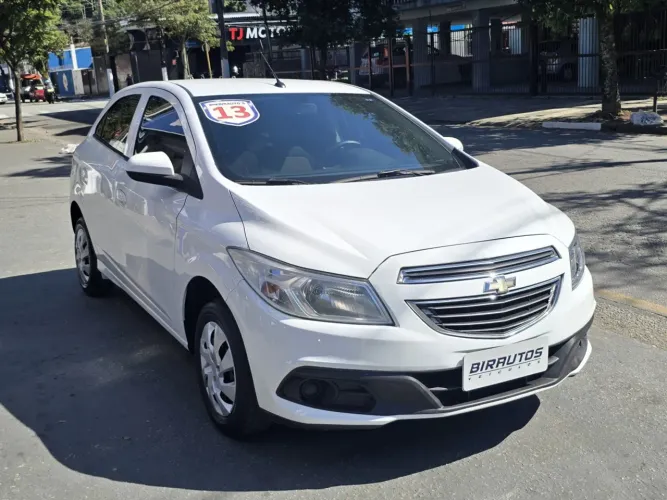 Chevrolet Onix Hatch LT 1.0 8V Flex Mec. 4P 2013