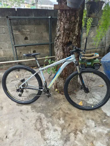Caloi Atacama 1x9 freios hidráulicos Shimano bike aro 29