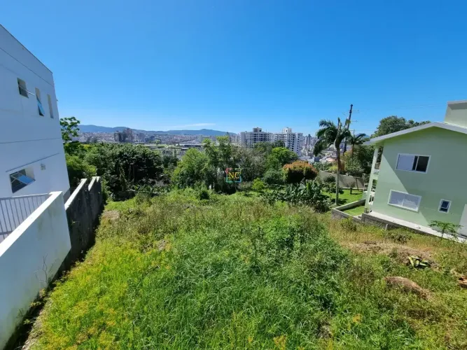 Terreno no Bosque das Mansões
