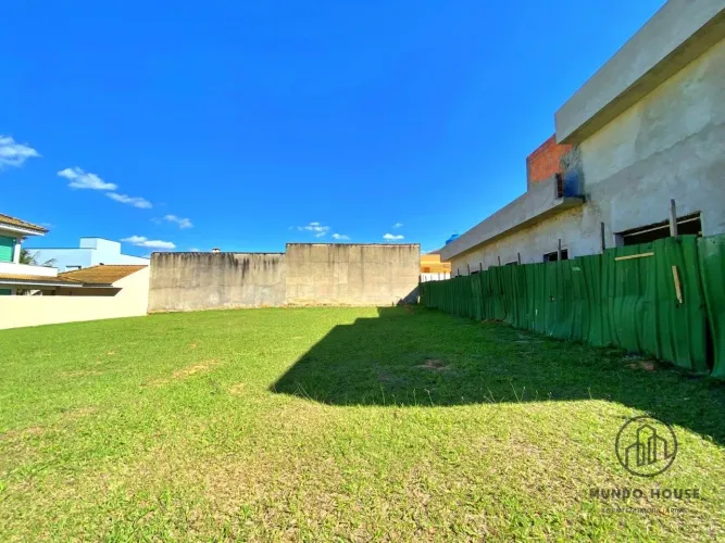 Terreno à venda em condomínio fechado - Próximo à Rodovia Castelo Branco