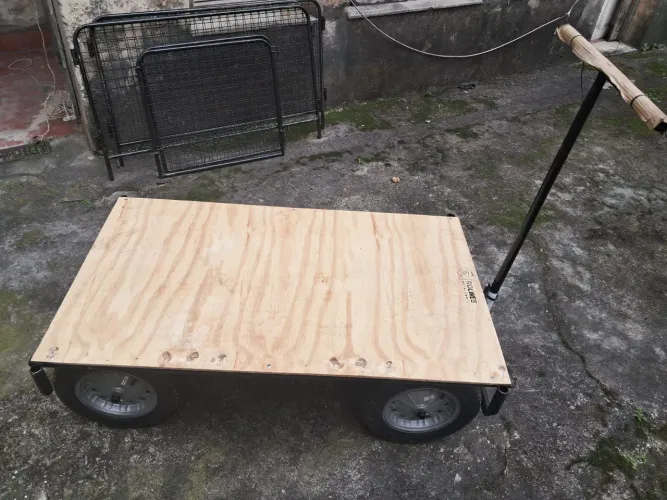 Vendo CARRINHO PLATAFORMA COM GRADE MÓVEL