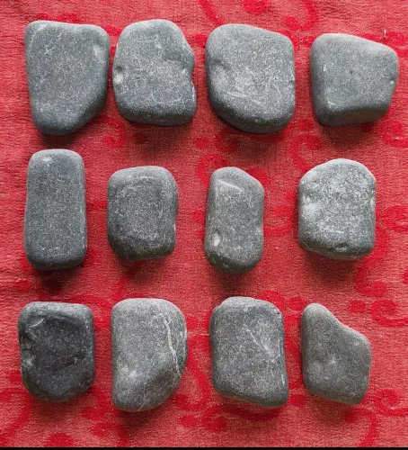 Kit 12 pedras quentes (basalto) Segredos da Terra variam de 7 a 9cm