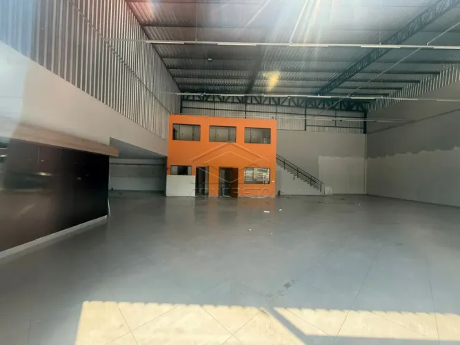Excelente Salão Comercial, 750m² em localização privilegiada!!!