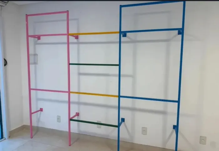 Arara para roupa colorida nunca usado