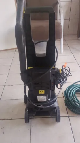 Lavadora de alta pressão elétrica Kärcher + mangueira 4 metros