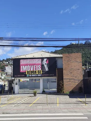 Loja comercial para locação na Rua Lauro Linhares - Trindade