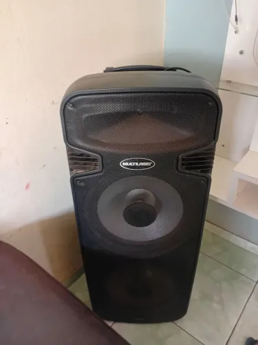 Caixa potente multilaser na loja tava 3.500,00 tô vendendo por 1.300,00 semi nova