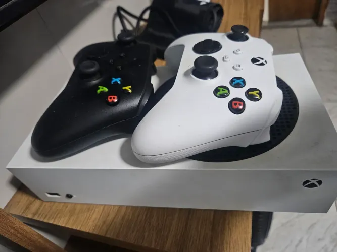 XBOX SERIES S, (aceito propostas e trocas, dependendo boto dinheiro encima)