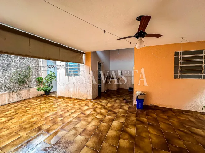 Casa Padrão no Bairro Vila Mendonça (03 Dormitórios)