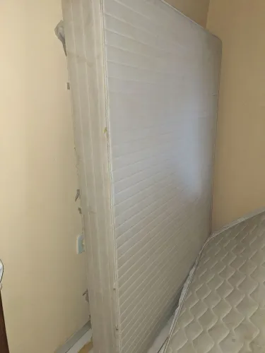 Box e colchão de viúvo - excelente estado