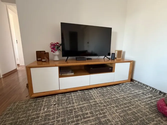 Rack Para TV Até 55 Polegadas - Madeira E Laca Branca (Moderno)