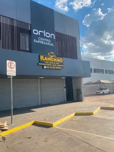 Imóvel, localizado na Avenida Fernando Corrêa ao lado da rodoviária do Coxipó