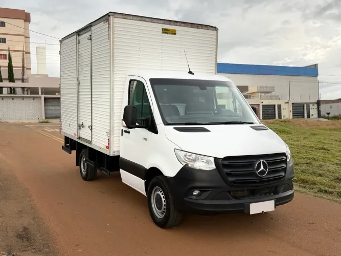 Sprinter 417 Chassi 2024 com baú 