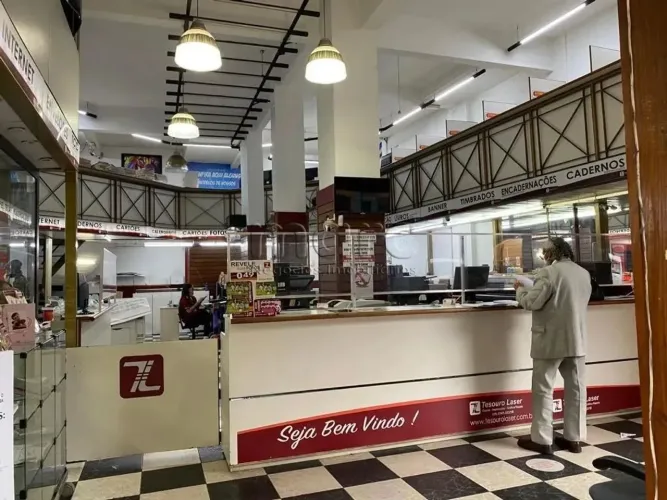 Excelente ponto comercial na Liberdade para locação, próximo ao metrô liberdade. Marc Negó