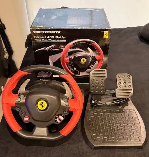 Volante Thrustmaster Ferrari 458 spider + pedal para Xbox  completo na caixa 